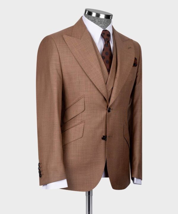 ACC'S brown suit - Image 2